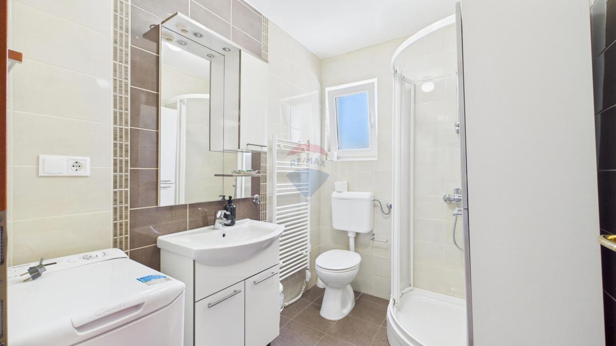 Krk, Njivice – hiša z razgledom in 2 apartmaja