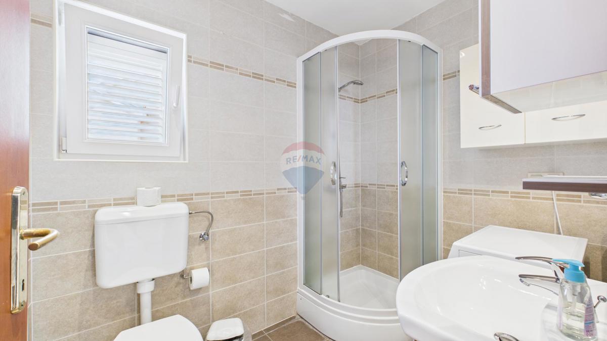 Krk, Njivice – hiša z razgledom in 2 apartmaja