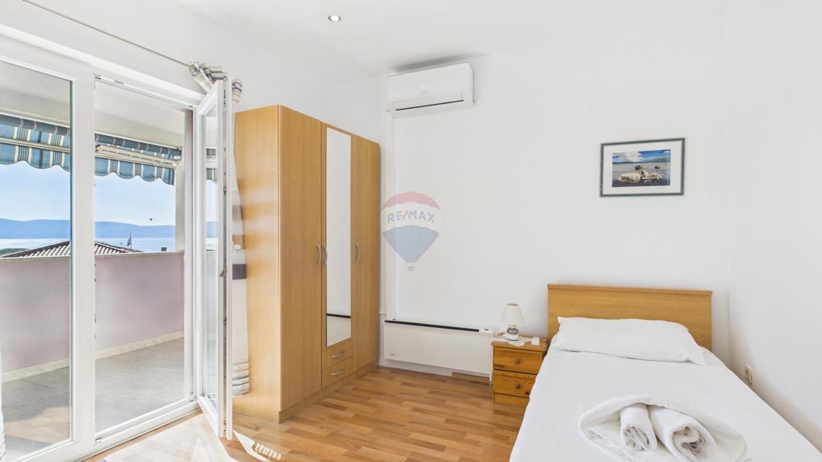 Krk, Njivice – hiša z razgledom in 2 apartmaja