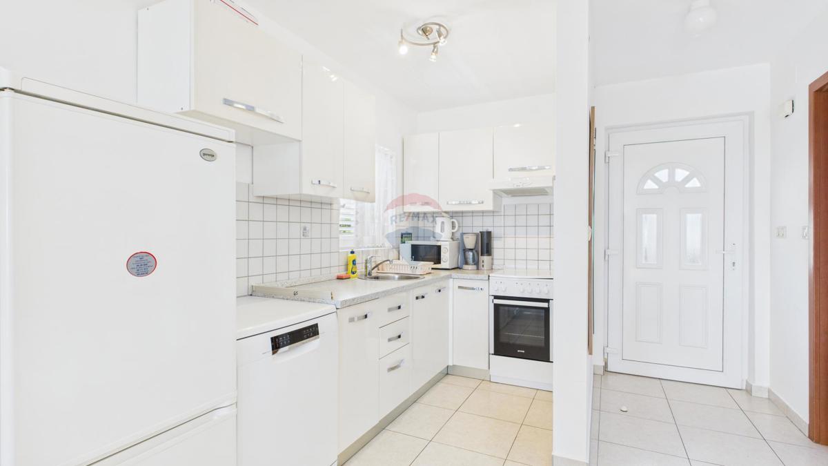 Krk, Njivice – hiša z razgledom in 2 apartmaja
