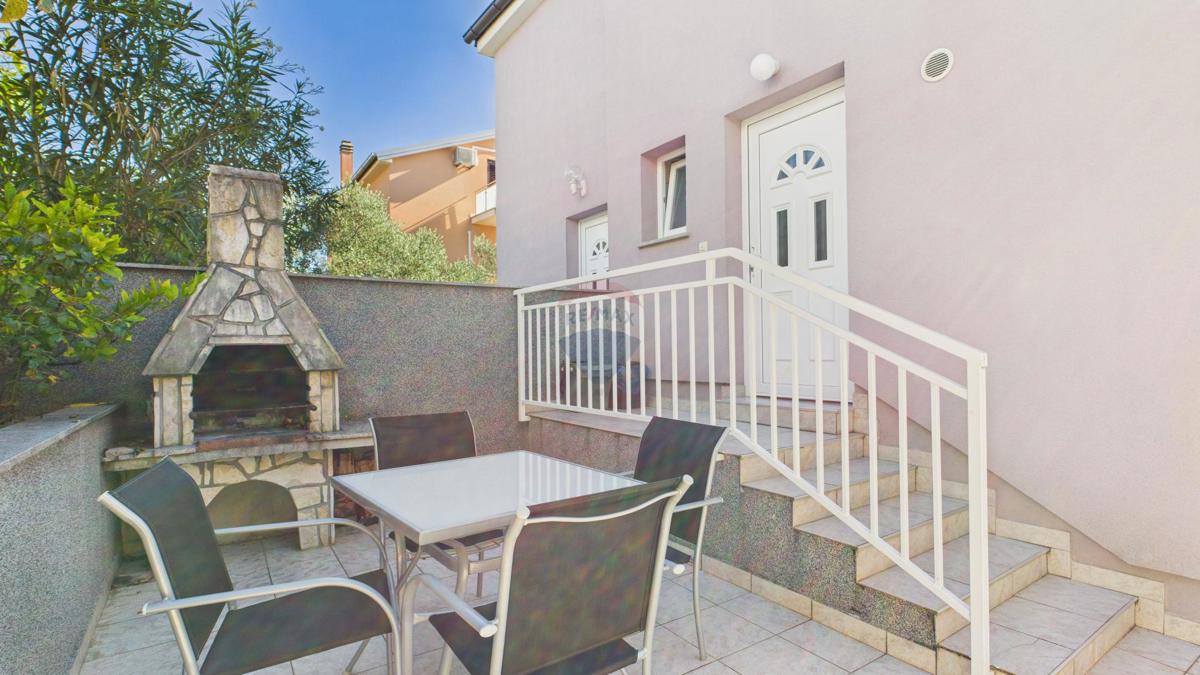 Krk, Njivice – hiša z razgledom in 2 apartmaja