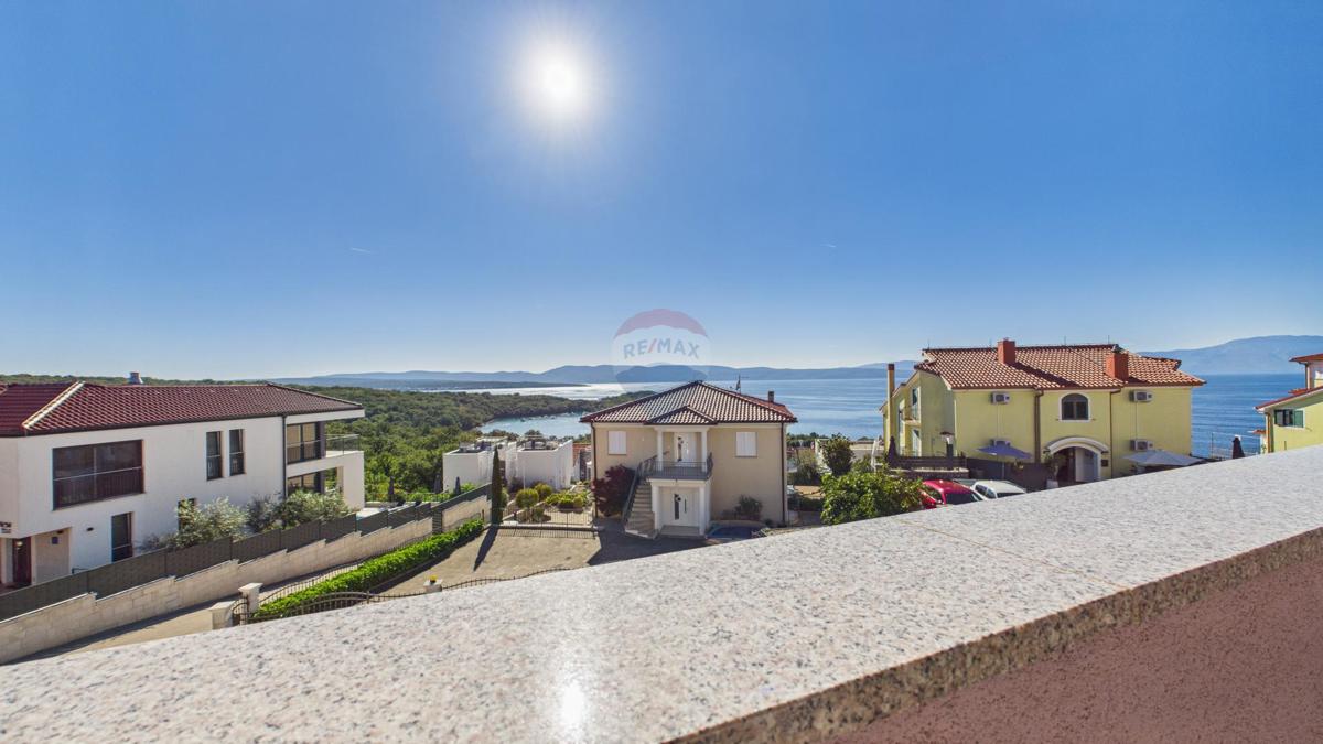 Krk, Njivice – hiša z razgledom in 2 apartmaja