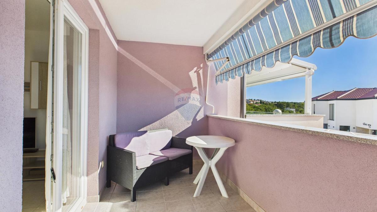 Krk, Njivice – hiša z razgledom in 2 apartmaja