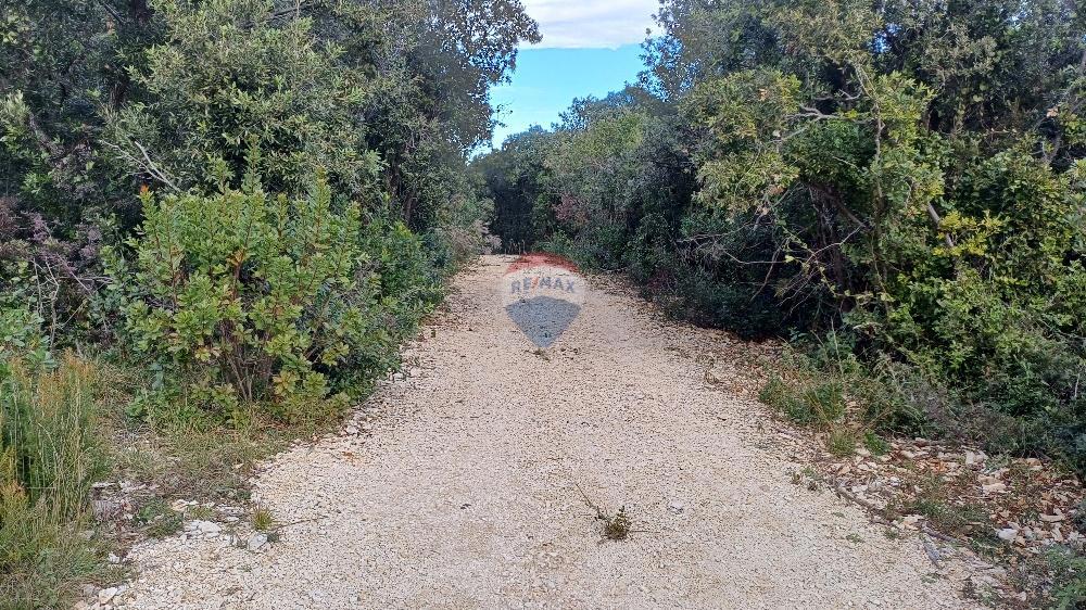 Stavbno zemljišče Krnica, Marčana, 1.513m2