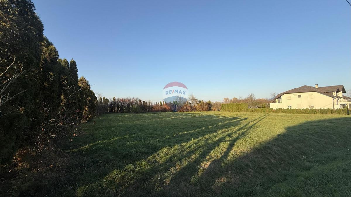 Stavbno zemljišče Trstenik Nartski, Rugvica, 962m2