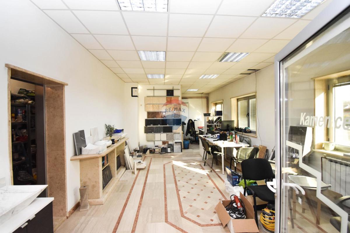 Poslovni prostori Moščenica, Petrinja, 360m2