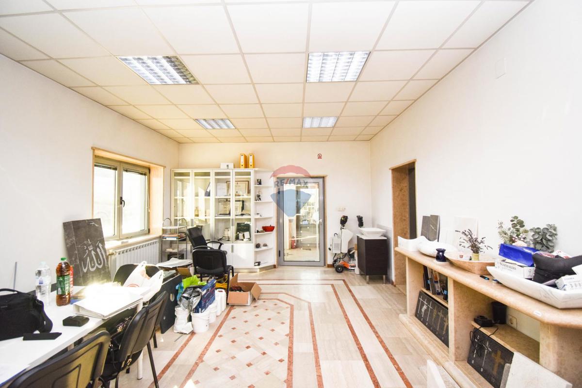 Poslovni prostori Moščenica, Petrinja, 360m2