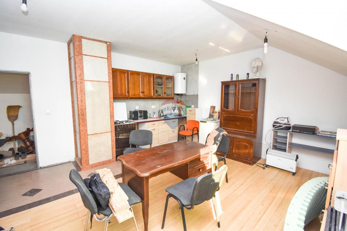 Poslovni prostori Moščenica, Petrinja, 360m2