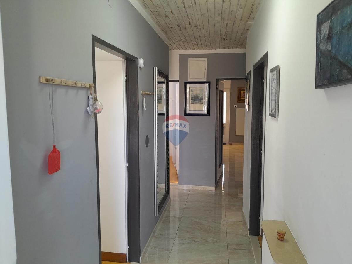 Stanovanje/Apartma Fažana, 203m2