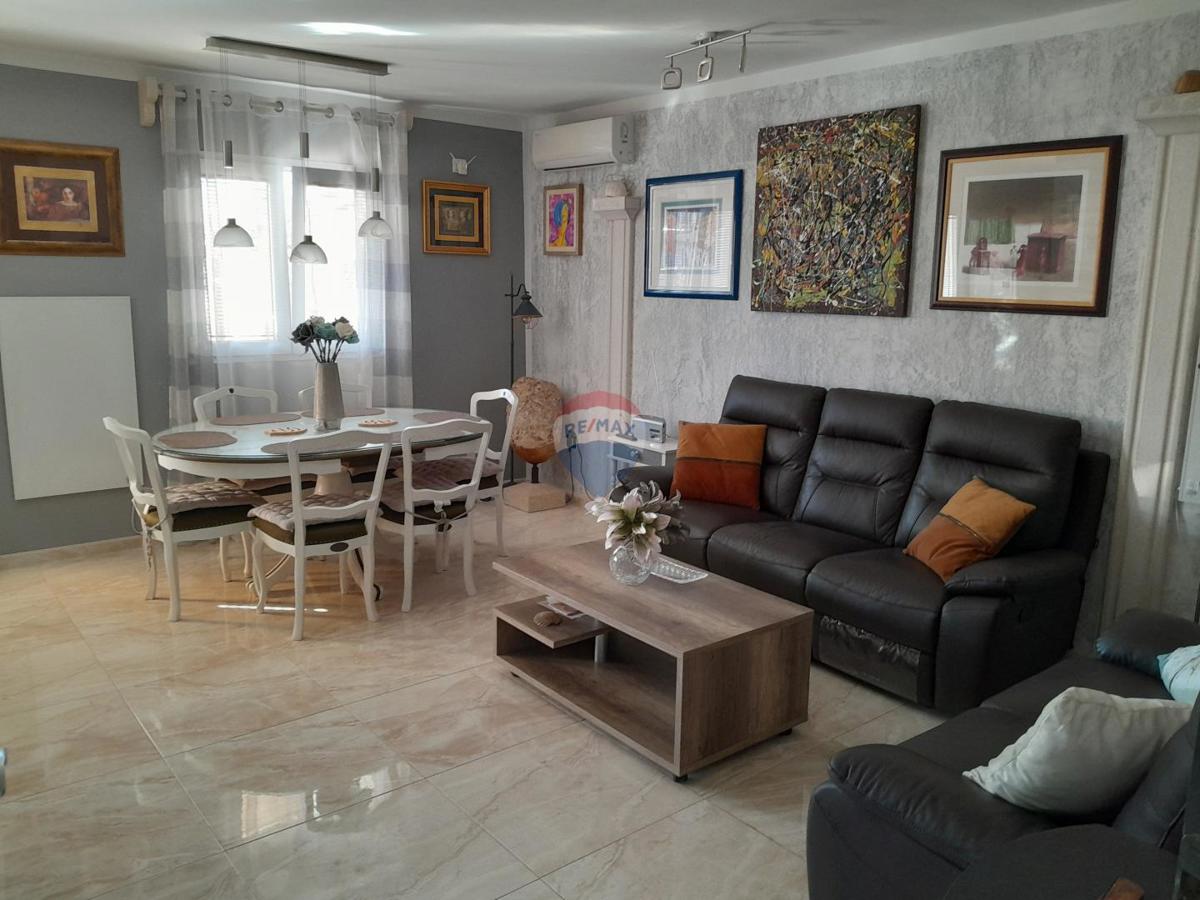 Stanovanje/Apartma Fažana, 203m2
