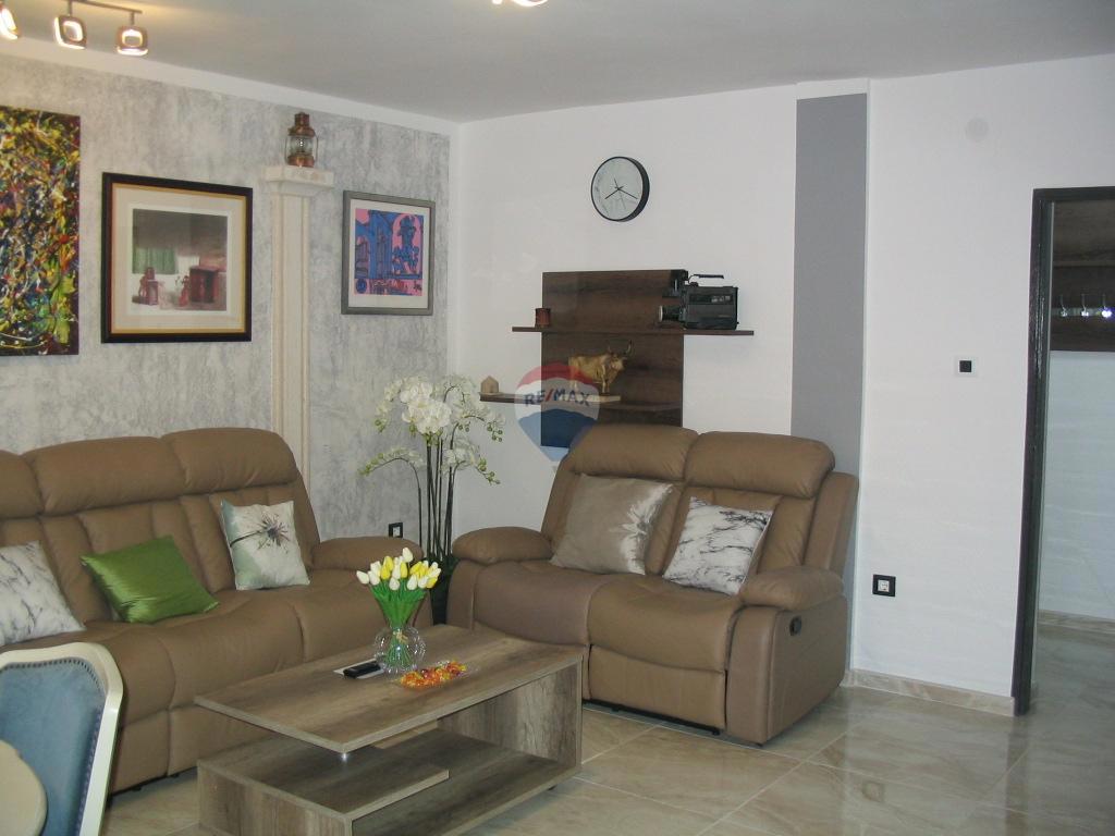 Stanovanje/Apartma Fažana, 203m2