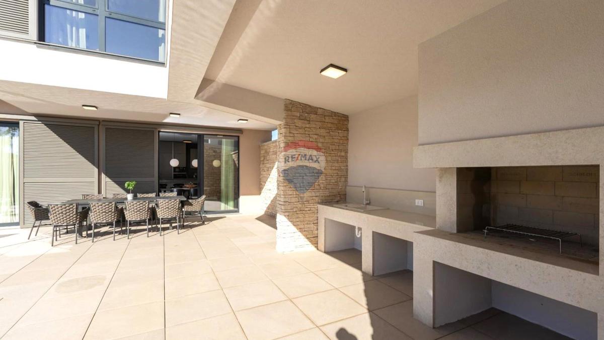 Istra, Umag – Luksuzna Vila s 5 Spalnicami