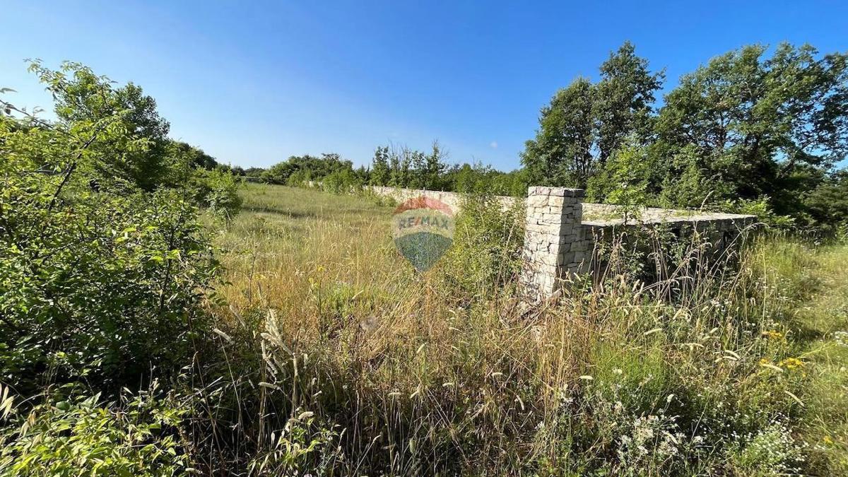 Stavbno zemljišče Svetvinčenat, 1.594m2