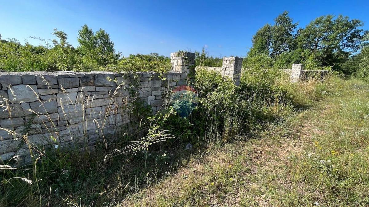 Stavbno zemljišče Svetvinčenat, 1.594m2