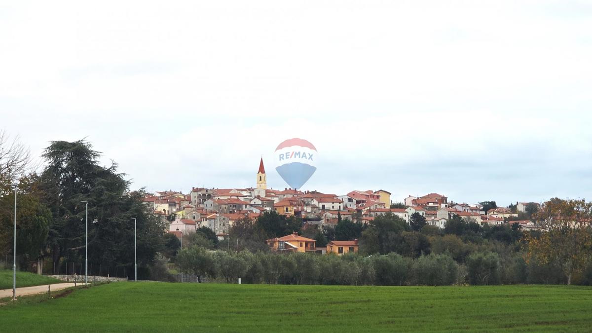 Stavbno zemljišče Brtonigla, 1.356m2