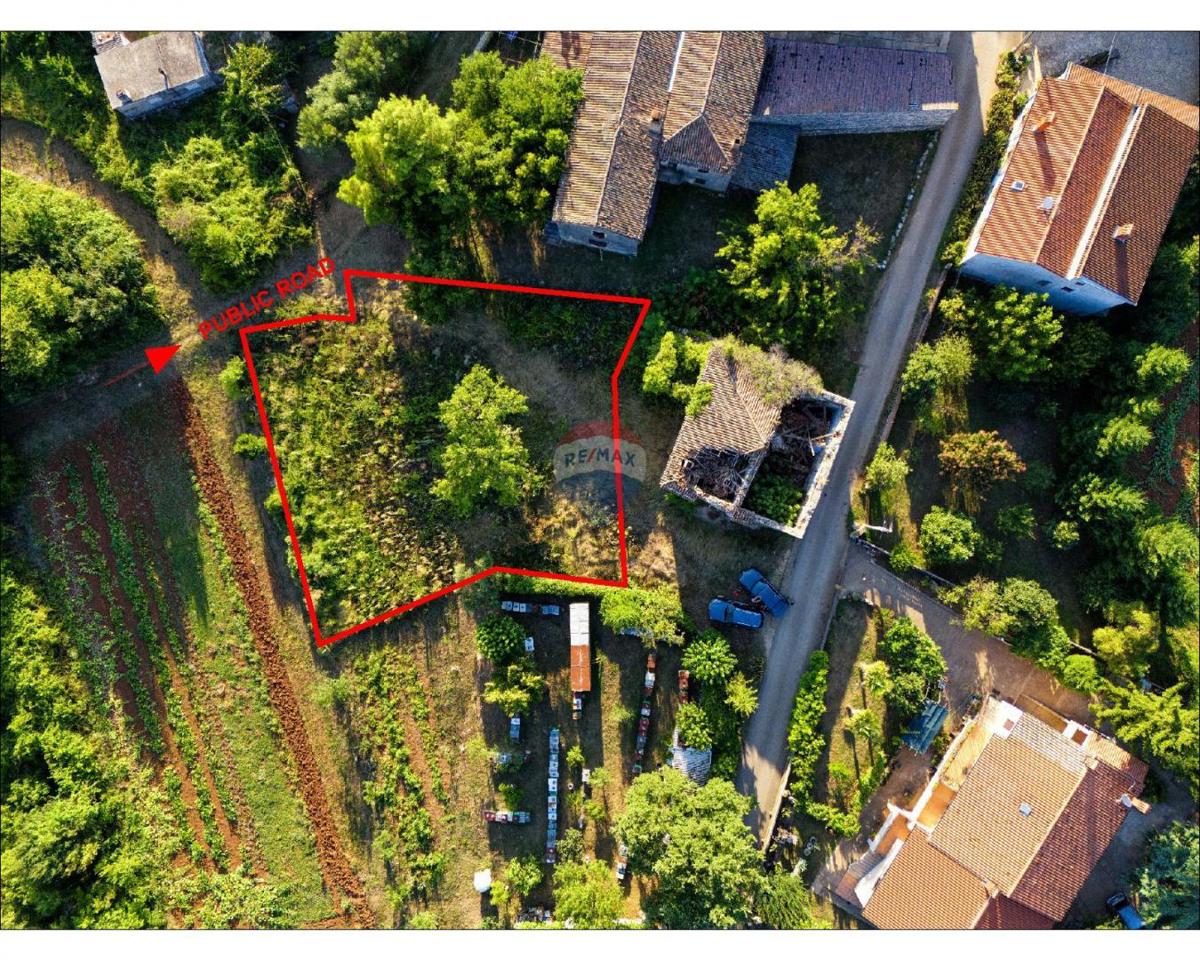 Stavbno zemljišče Vižinada, 816m2