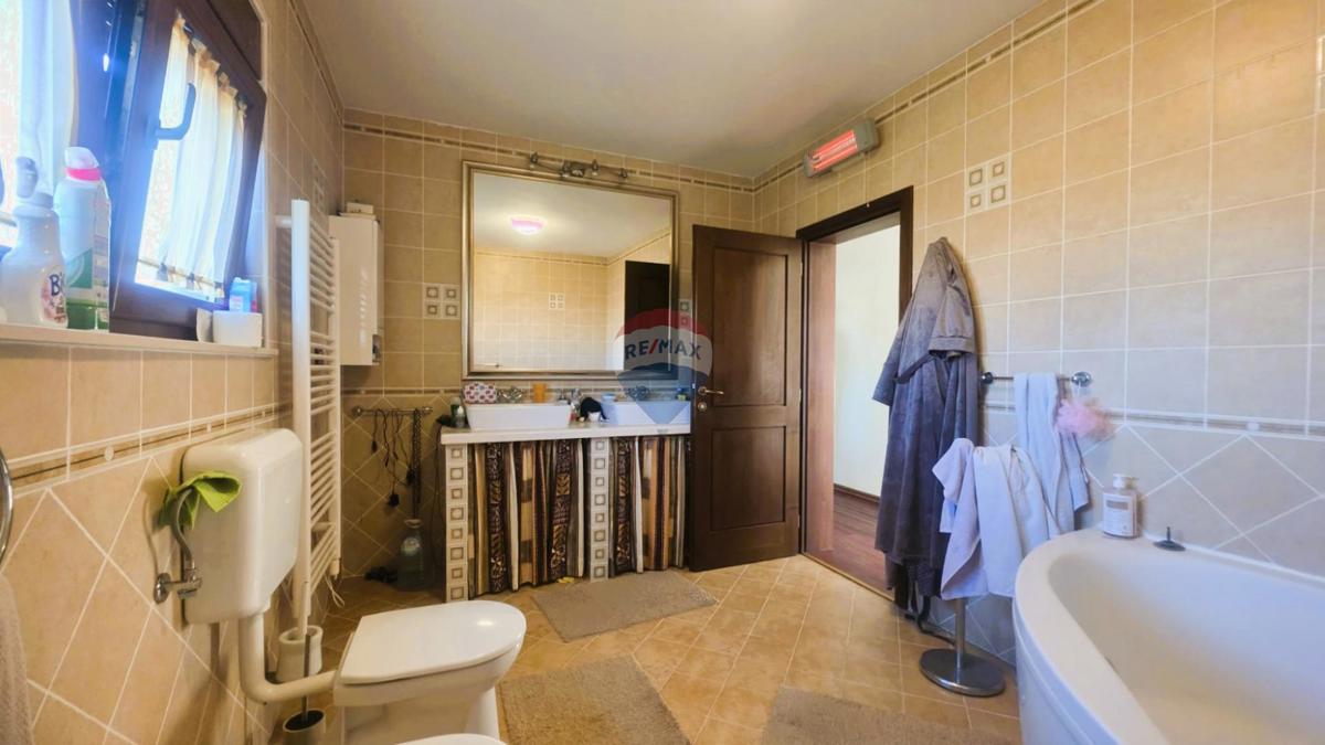 Punta, Umag – Luksuzna Vila, Druga Vrsta od Morja