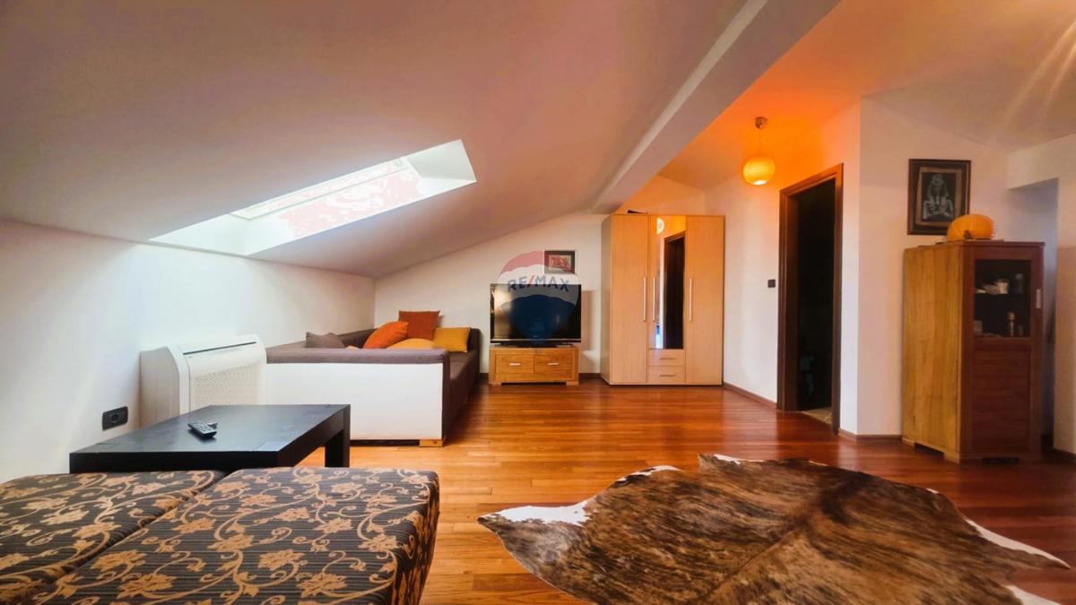 Punta, Umag – Luksuzna Vila, Druga Vrsta od Morja