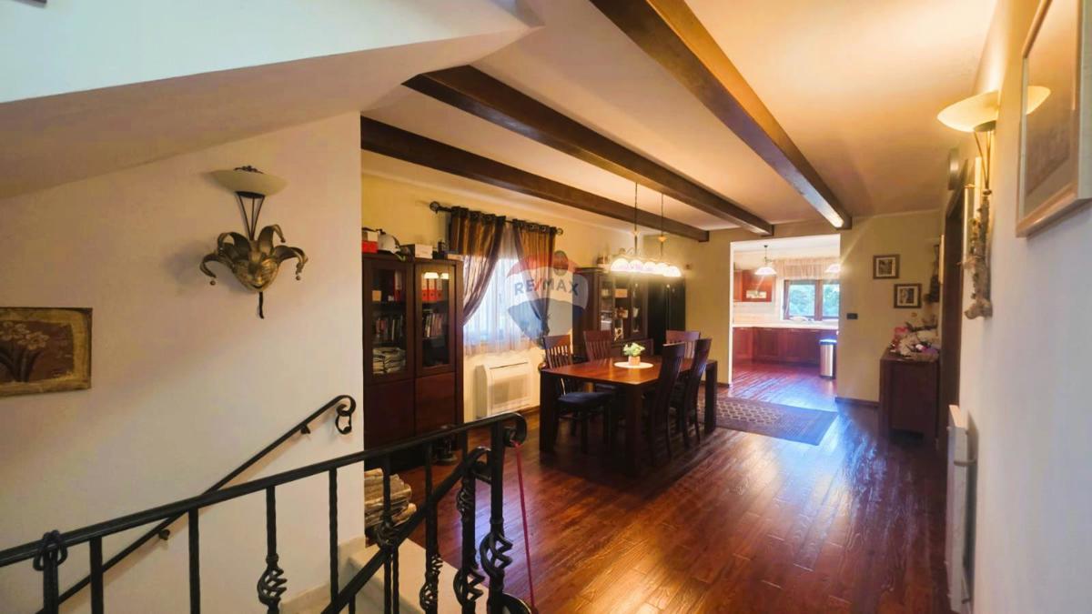 Punta, Umag – Luksuzna Vila, Druga Vrsta od Morja