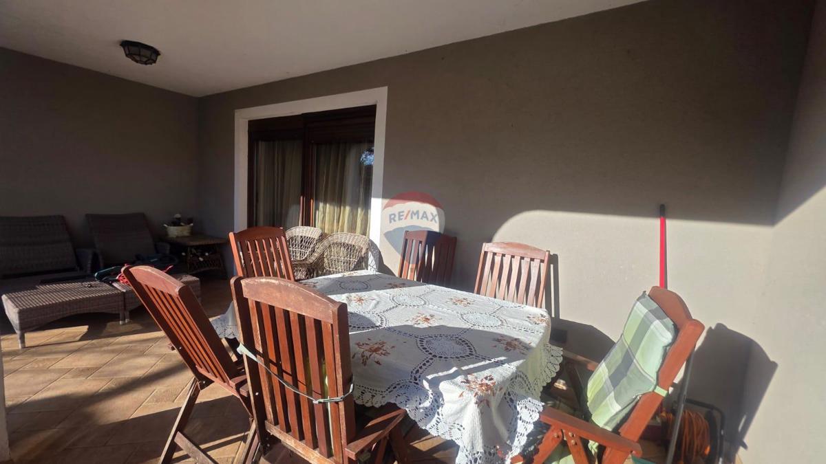 Punta, Umag – Luksuzna Vila, Druga Vrsta od Morja