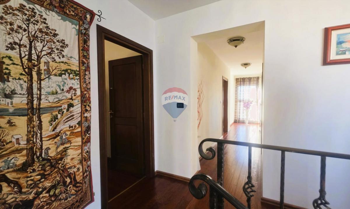 Punta, Umag – Luksuzna Vila, Druga Vrsta od Morja