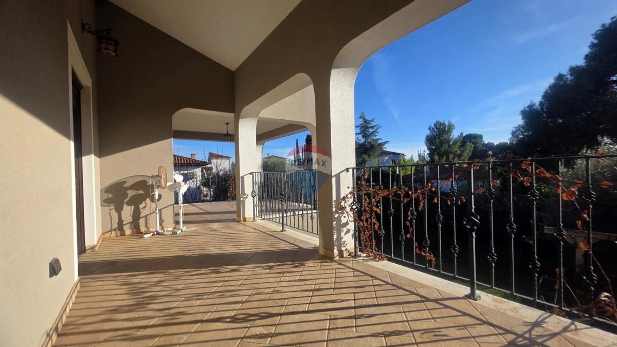 Punta, Umag – Luksuzna Vila, Druga Vrsta od Morja