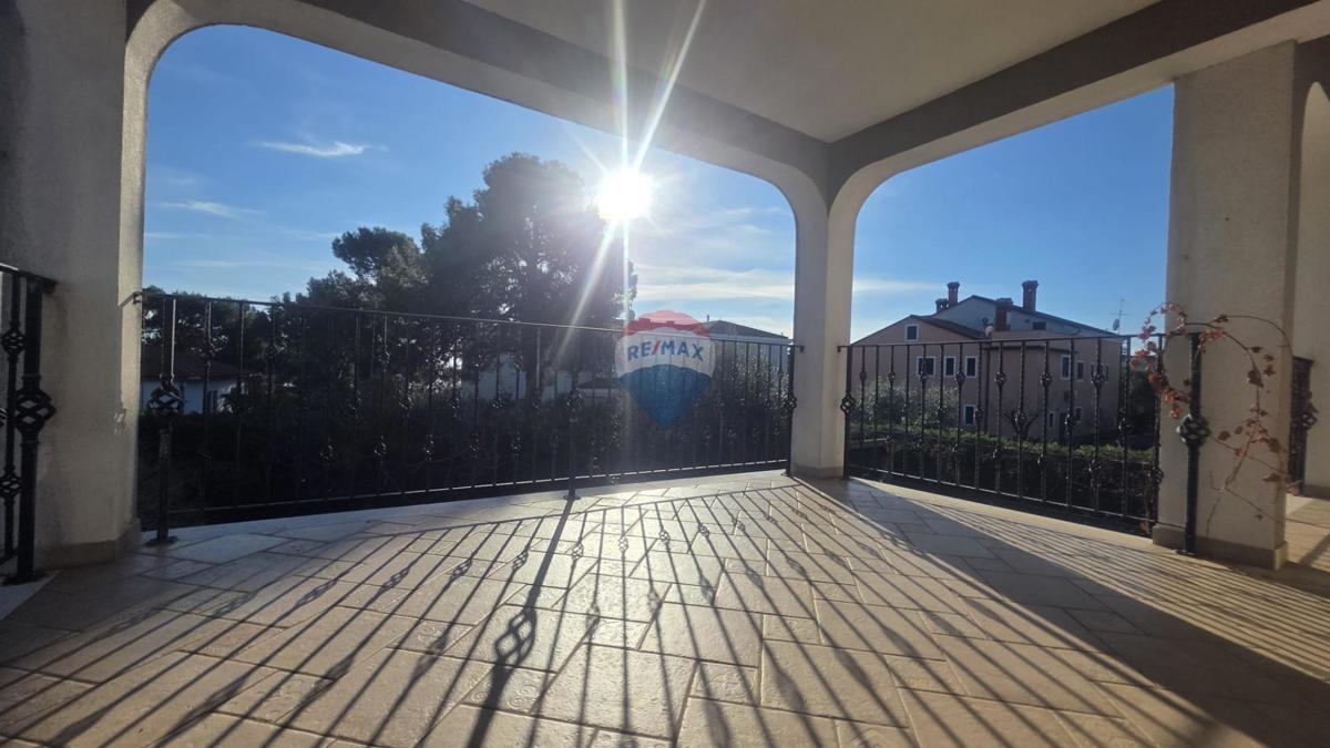 Punta, Umag – Luksuzna Vila, Druga Vrsta od Morja