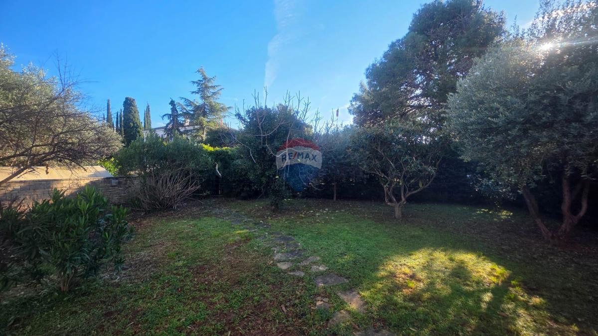 Punta, Umag – Luksuzna Vila, Druga Vrsta od Morja