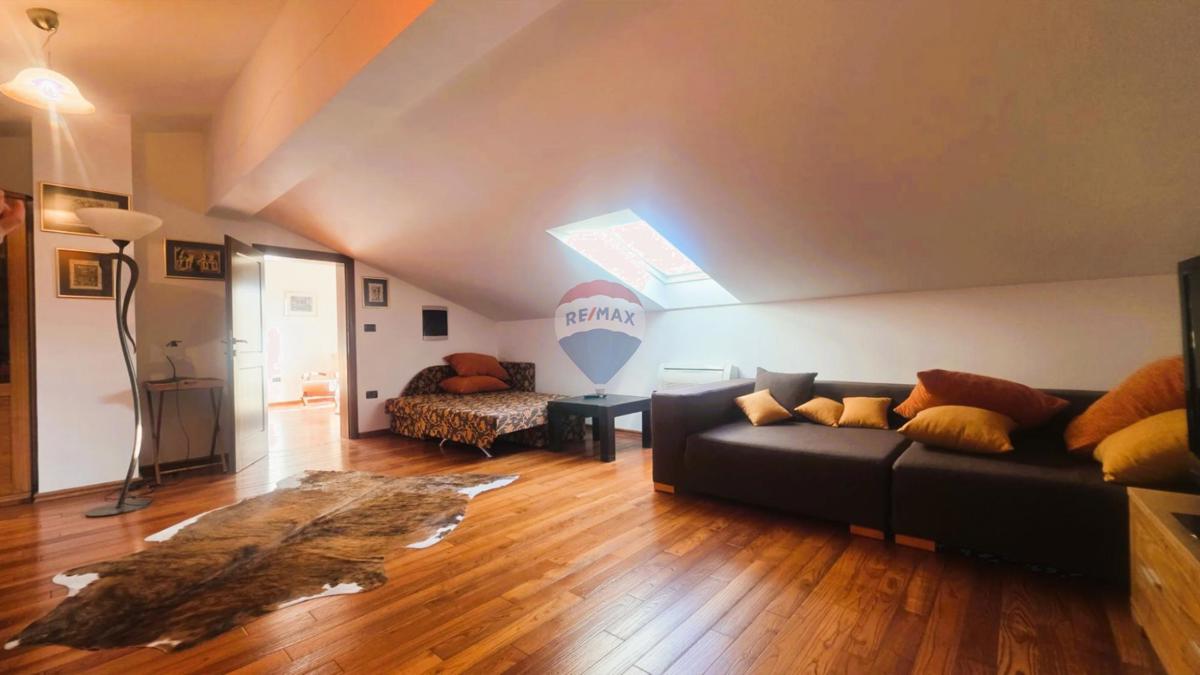 Punta, Umag – Luksuzna Vila, Druga Vrsta od Morja