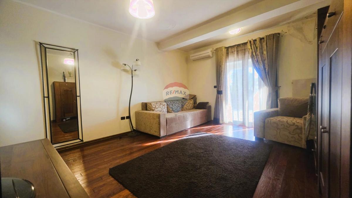 Punta, Umag – Luksuzna Vila, Druga Vrsta od Morja