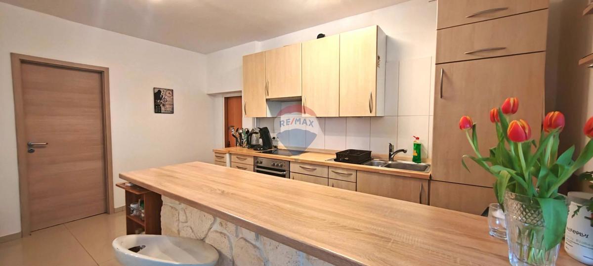 Hiša Malinska, Malinska-Dubašnica, 360m2