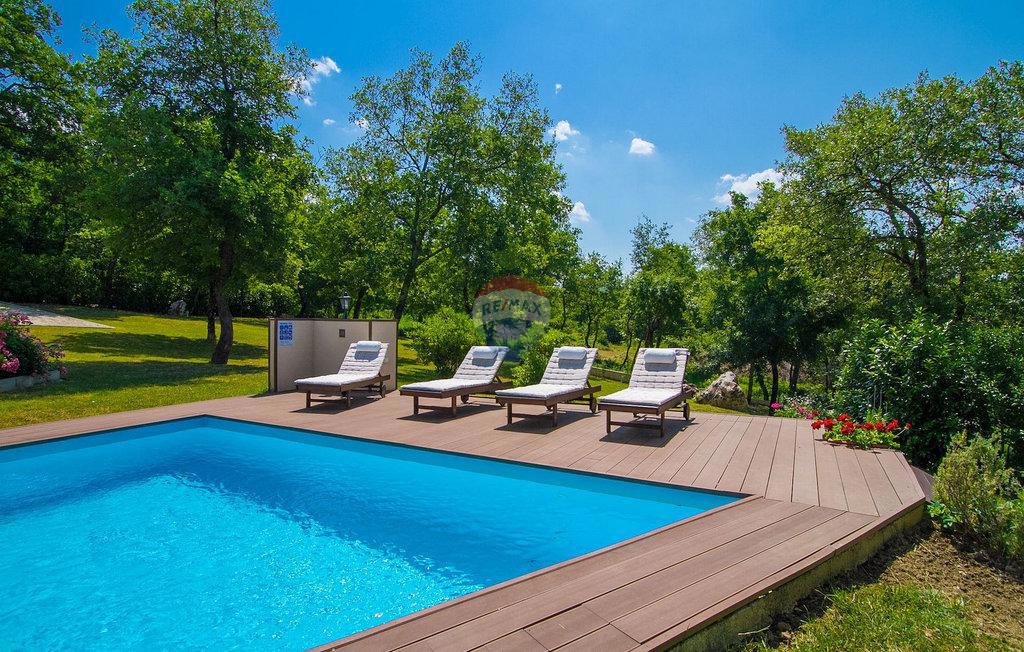 ISTRIA, BUZET - Holiday house on a hill