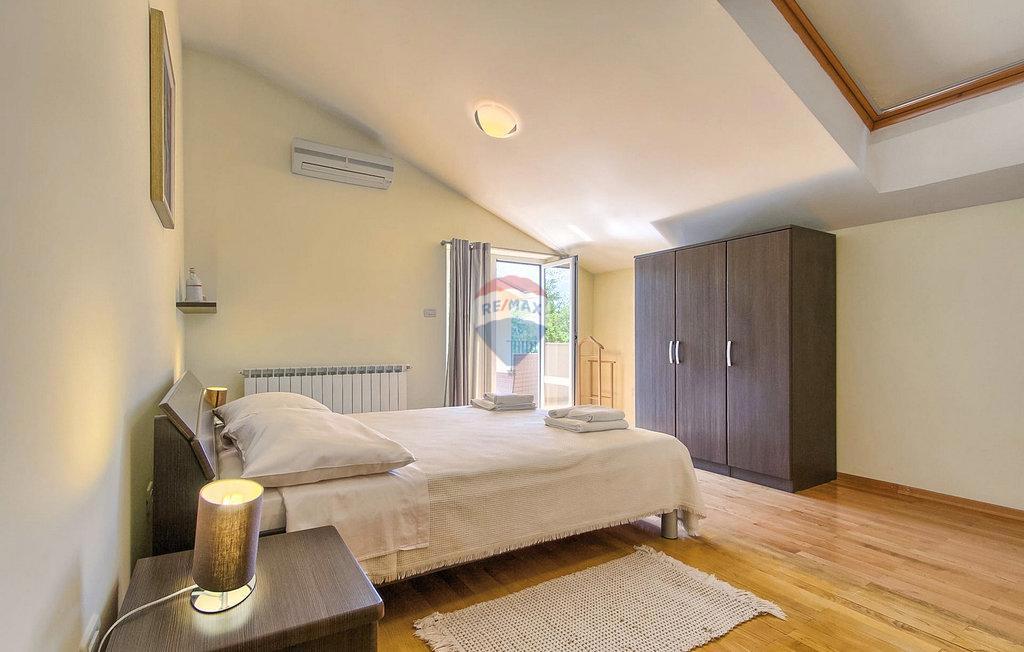 ISTRIA, BUZET - Holiday house on a hill