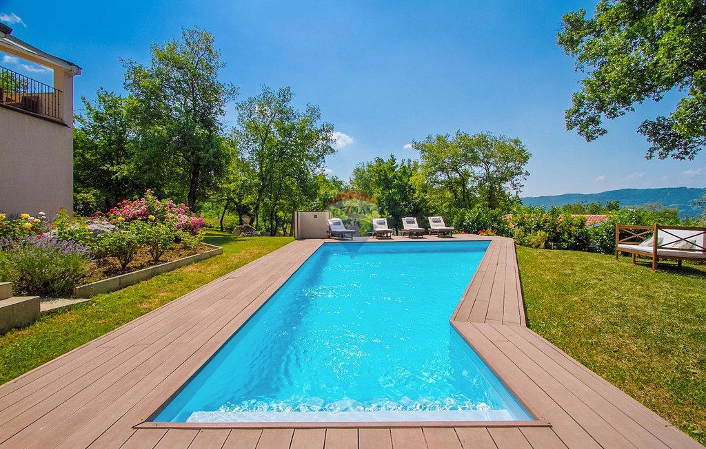 ISTRIA, BUZET - Holiday house on a hill