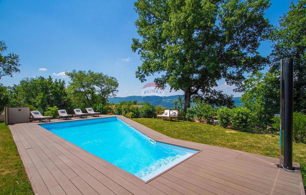 ISTRIA, BUZET - Holiday house on a hill