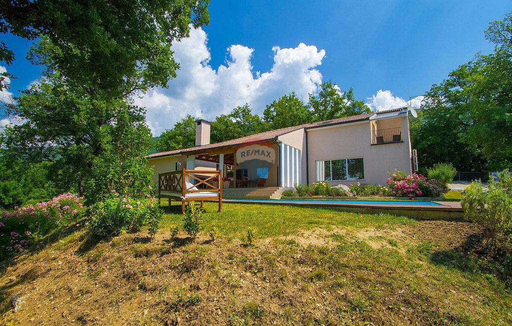 ISTRIA, BUZET - Holiday house on a hill