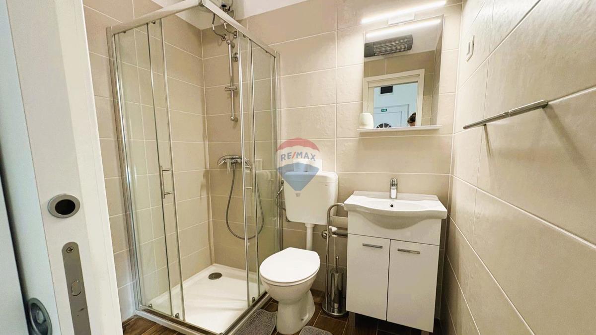 Enosobno stanovanje v bližini morja, Novigrad