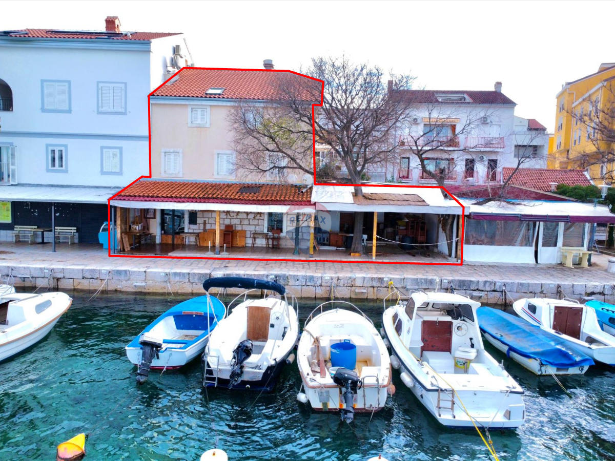 Crikvenica, Selce – hiša s poslovnim prostorom, prva vrsta ob morju