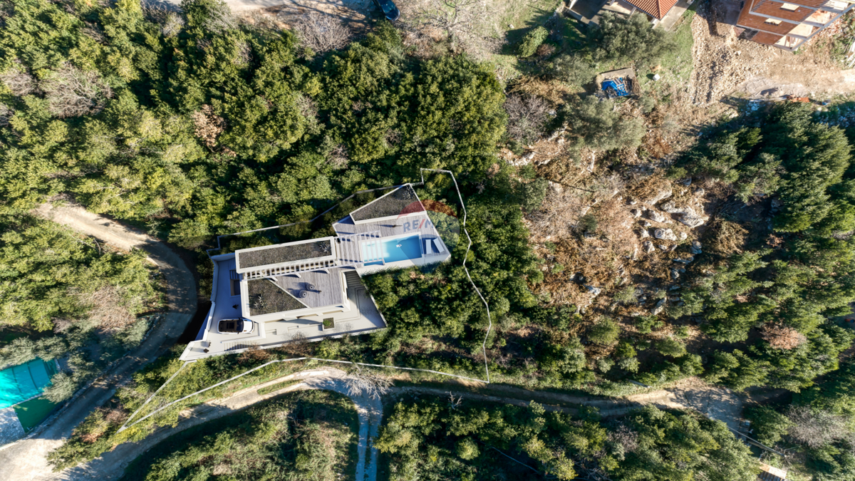 ISTRA, PLOMIN - 2 gradbeni parceli s projektom in pogledom na morje