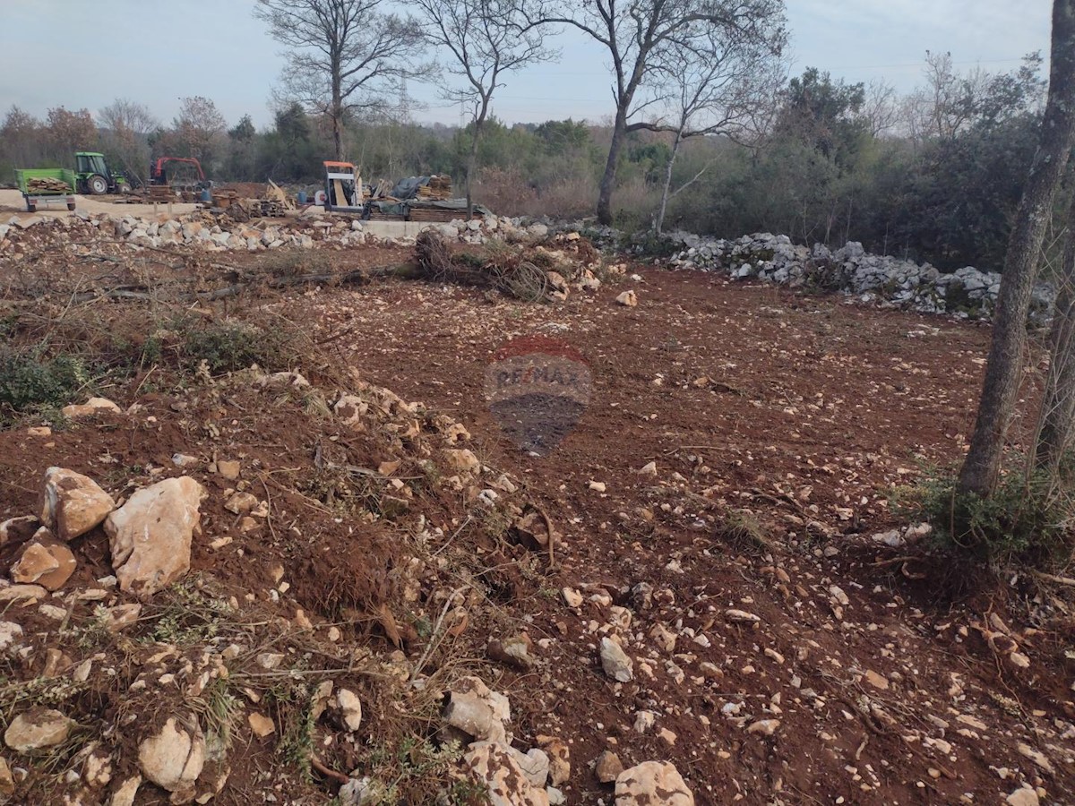 Stavbno zemljišče Rovinj, 2.250m2