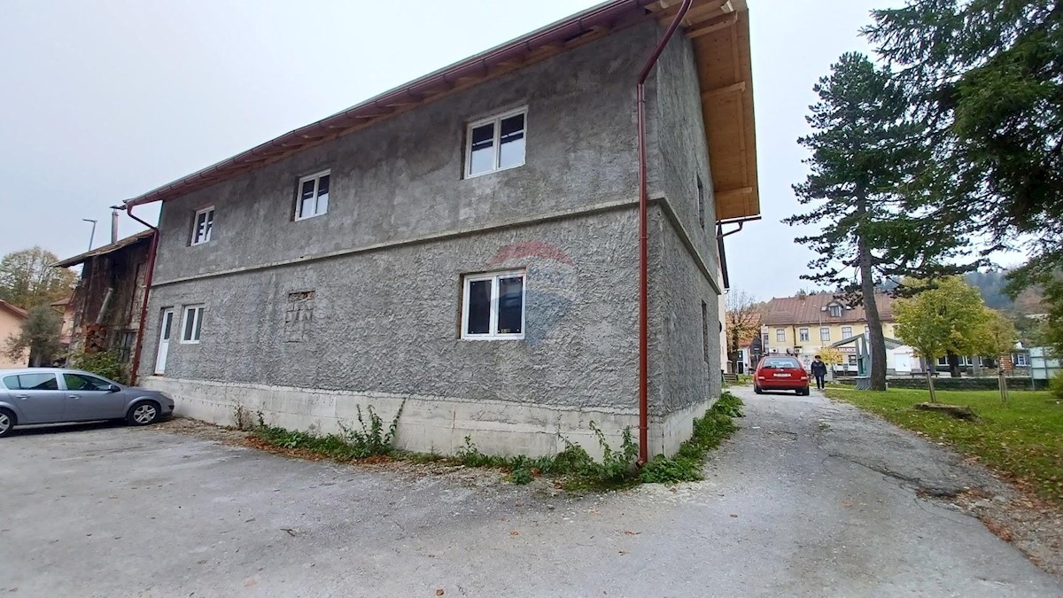 Hiša Delnice, 270m2