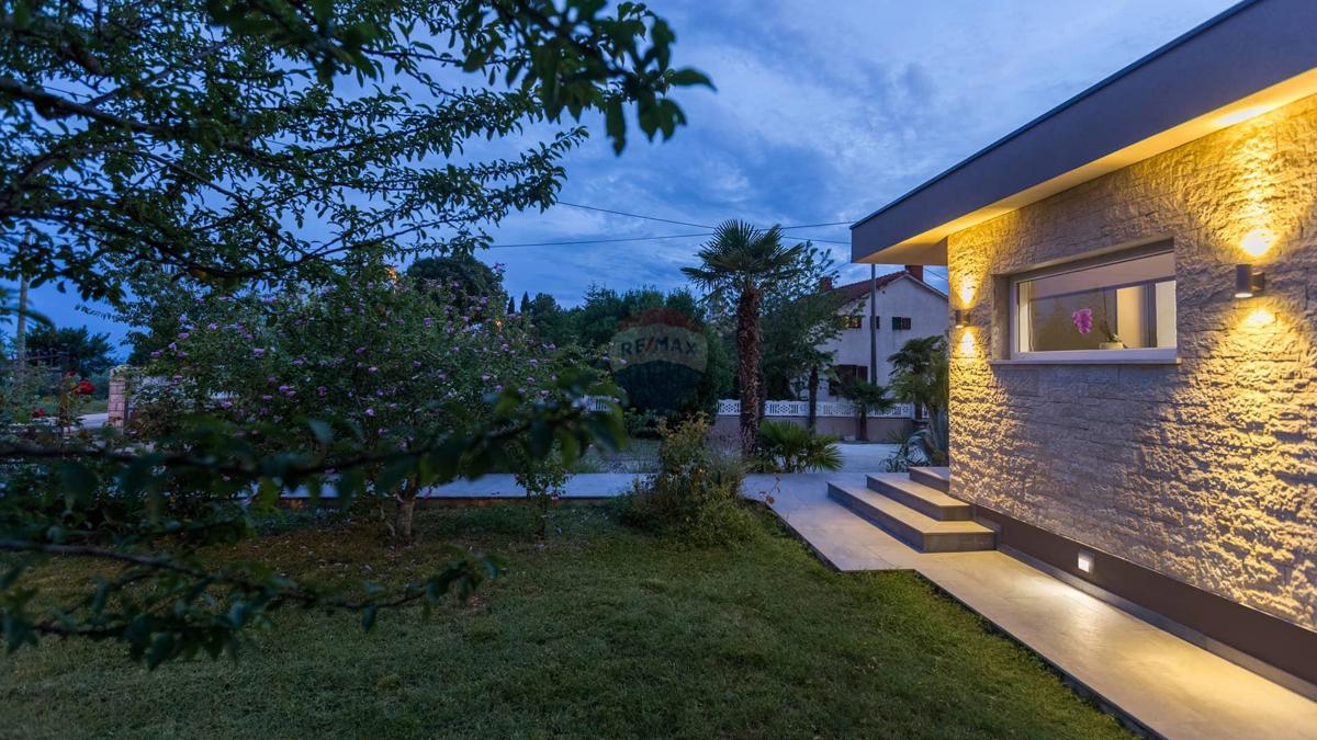 Istra, Poreč, vila z bazenom v Kaštelirju