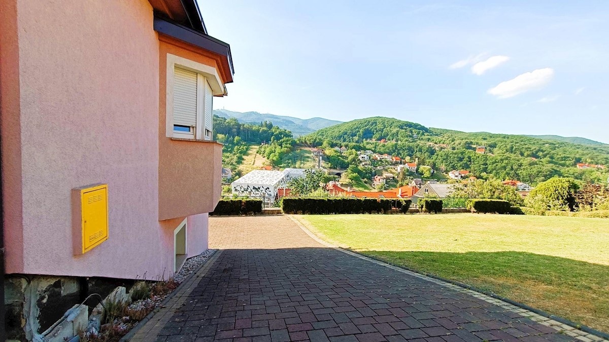 Zagreb, Gračani | Jedinstvena Villa s panoramskim pogledom i vrtom, 2220 m2