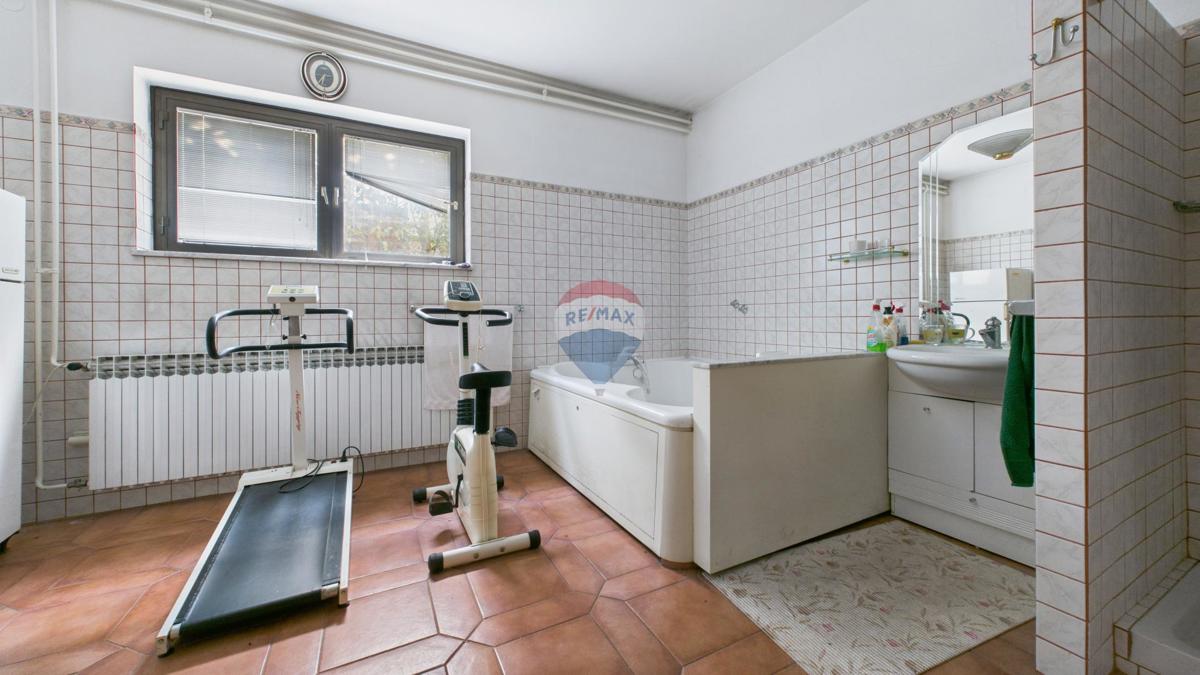 Hiša Perivoj, Samobor, 402m2