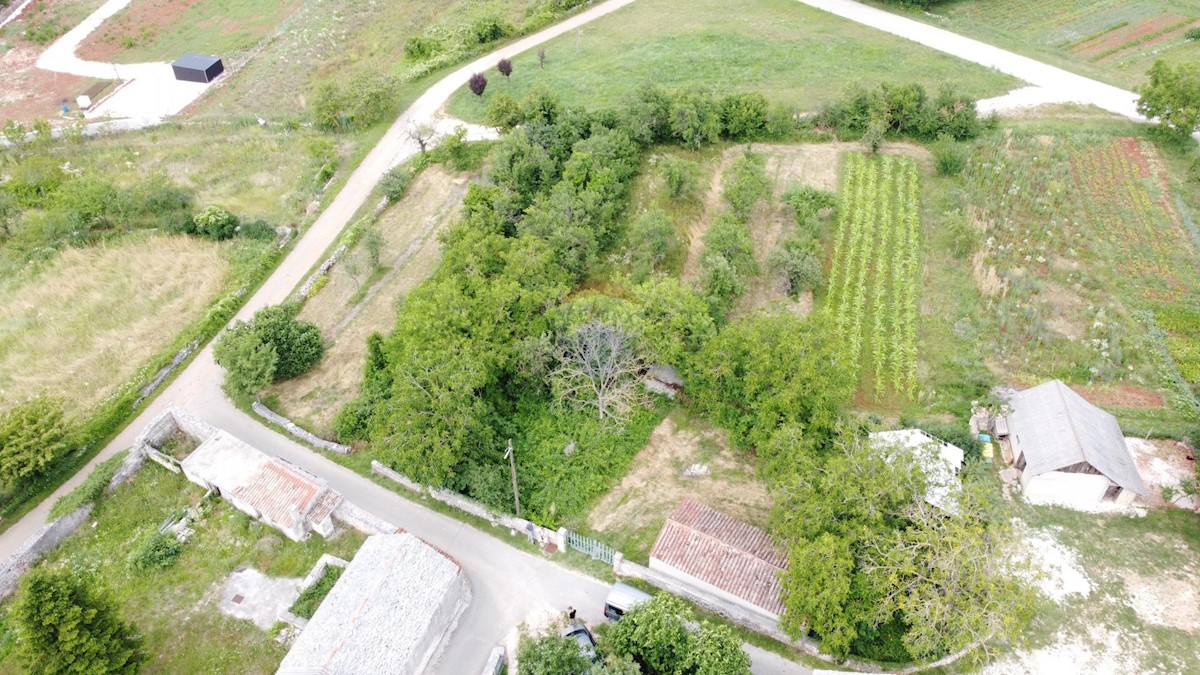 ISTRIA, ŽMINJ - Building plot 3200 m2, possible subdivision