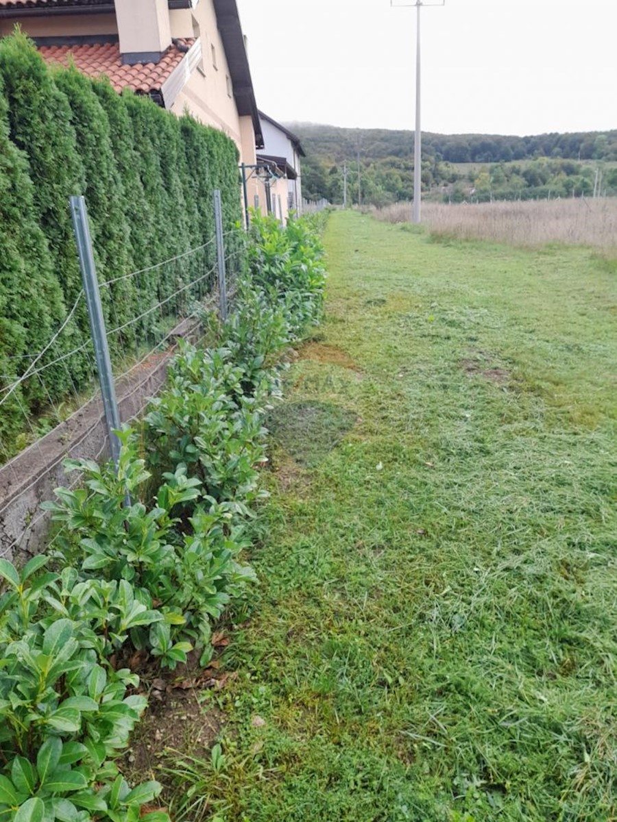 Stavbno zemljišče Korenica, Plitvička Jezera, 1.207m2