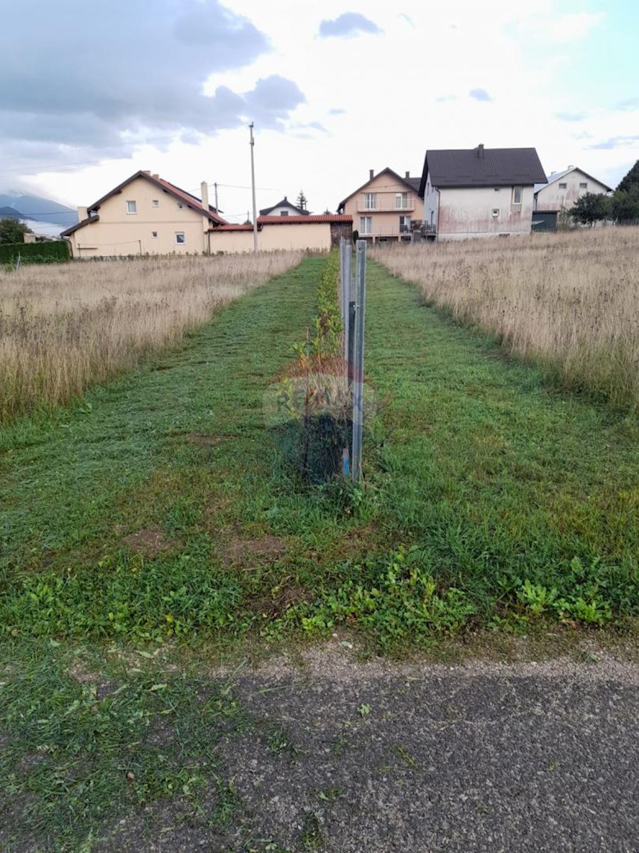 Stavbno zemljišče Korenica, Plitvička Jezera, 1.207m2