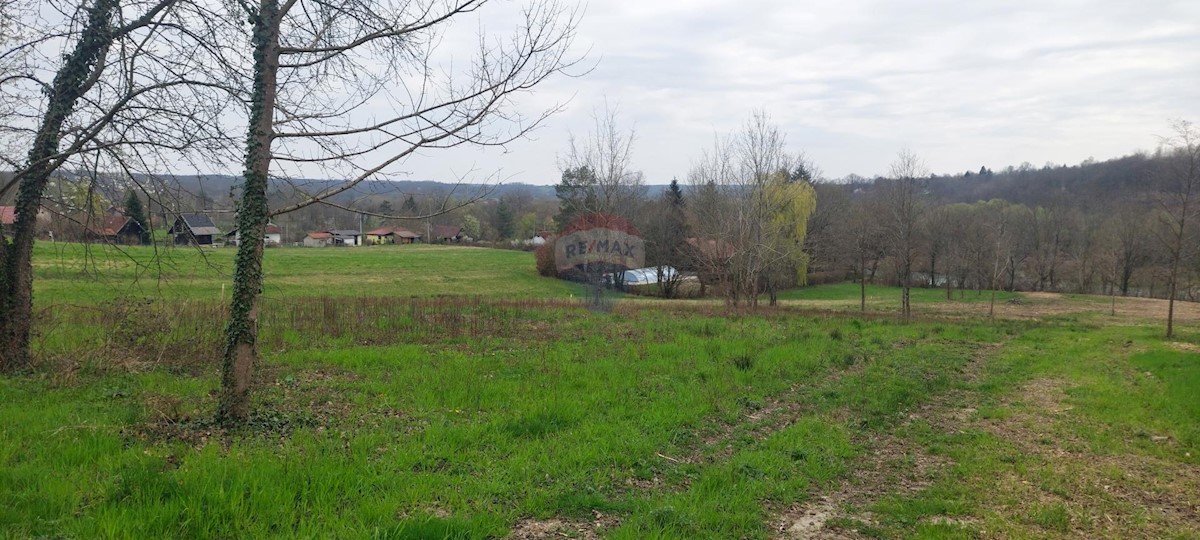 Stavbno zemljišče Lijevo Sredičko, Pisarovina, 1.000m2