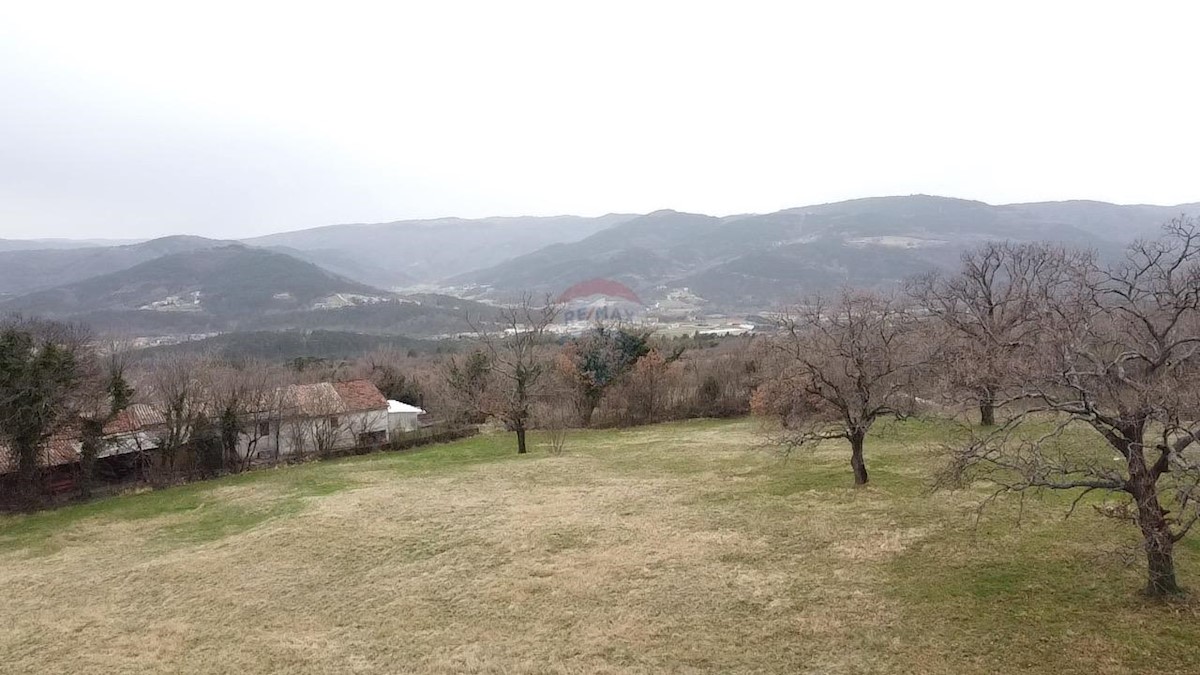 Stavbno zemljišče Buzet, 1.245m2