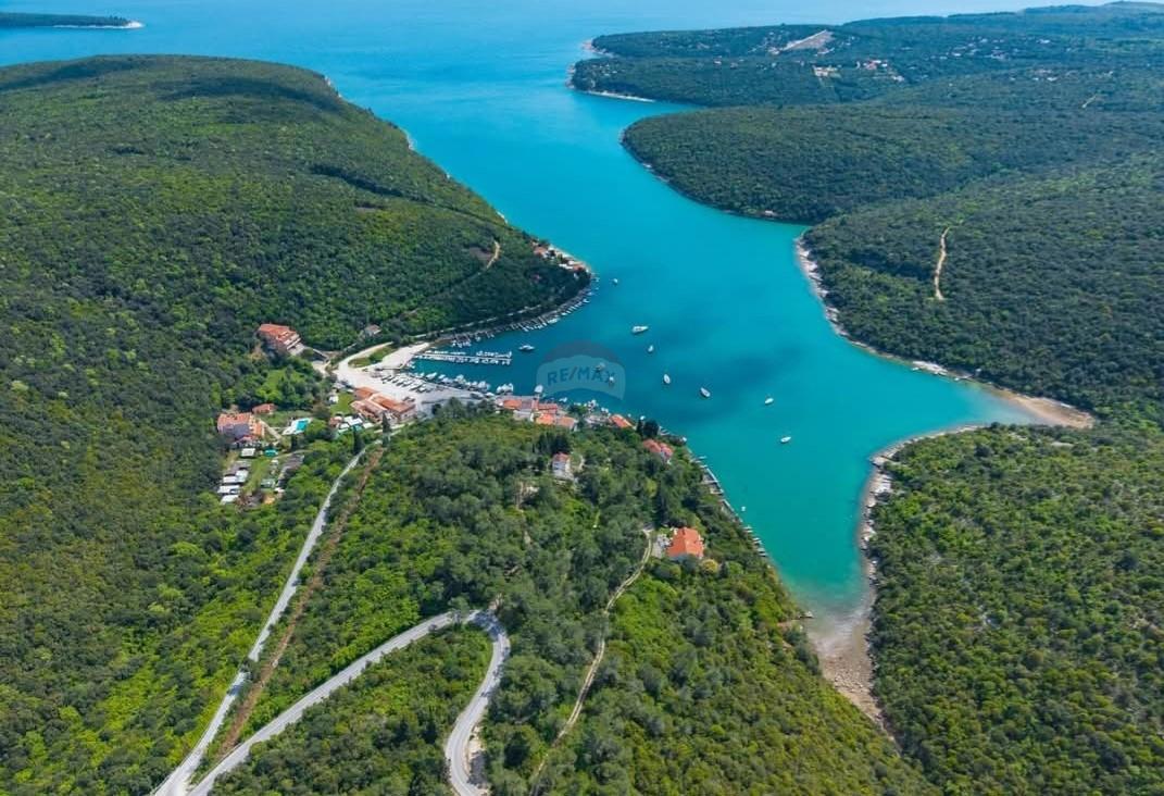 Stavbno zemljišče Krnica, Marčana, 600m2